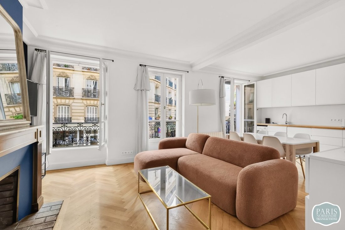 Apartment in Saint Philippe du Roule, Paris 8e Arrondissement, Paris 4 - 18970698