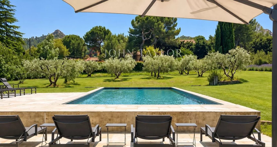Country House in Saint-Rémy-de-Provence, Provence-Alpes-Côte d'Azur, France 3 - 18980706