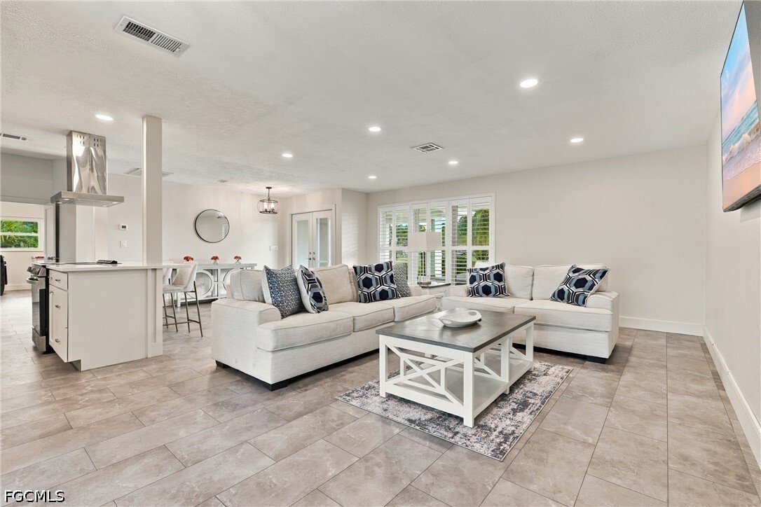 Cape Coral, Florida, United States 5 - 18973975