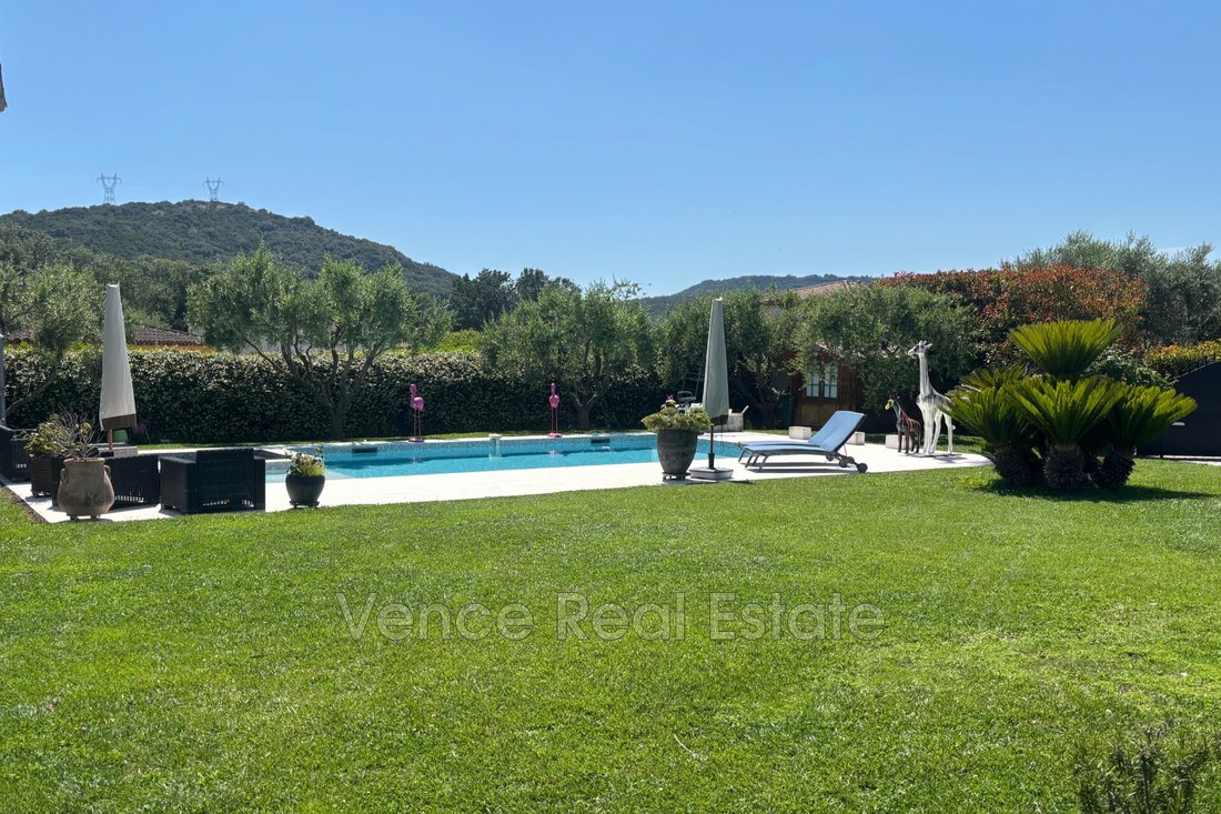 Villa in Centre du Village, La Colle-sur-Loup, France 2 - 18974214