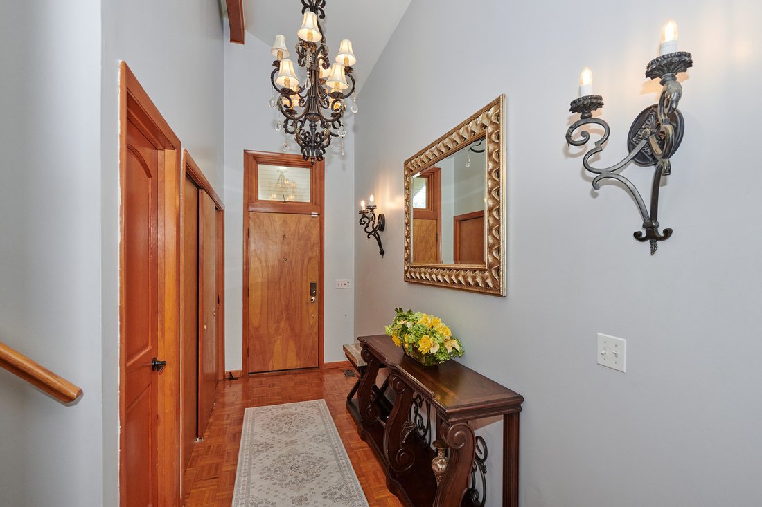 House in Des Plaines, Illinois, United States 5 - 18973165
