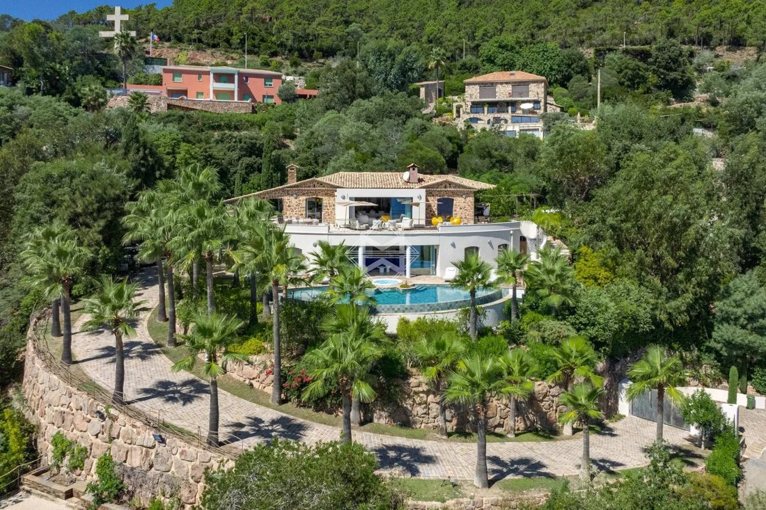 Villa in Théoule-sur-Mer, Provence-Alpes-Côte d'Azur, France 5 - 10849228