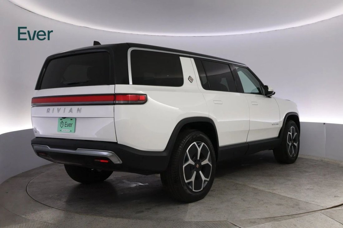 Suv in San Francisco, CA, United States 3 - 18444630