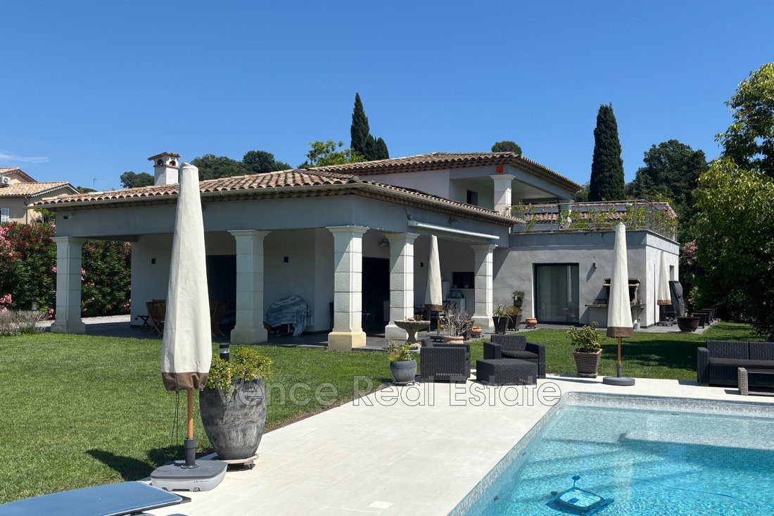 Villa in Centre du Village, La Colle-sur-Loup, France 3 - 18974214