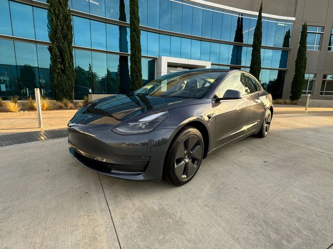 Sedan in Riverside, CA, United States 2 - 18980635