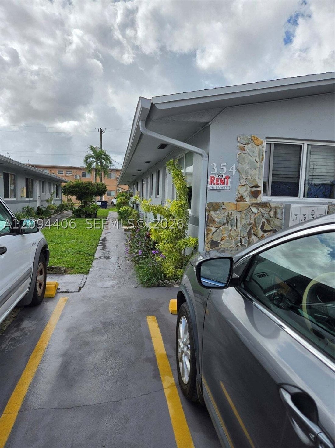 Hialeah, Florida, United States 4 - 18965358