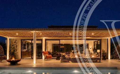 Villa in Sud, Roquefort-les-Pins, France 1