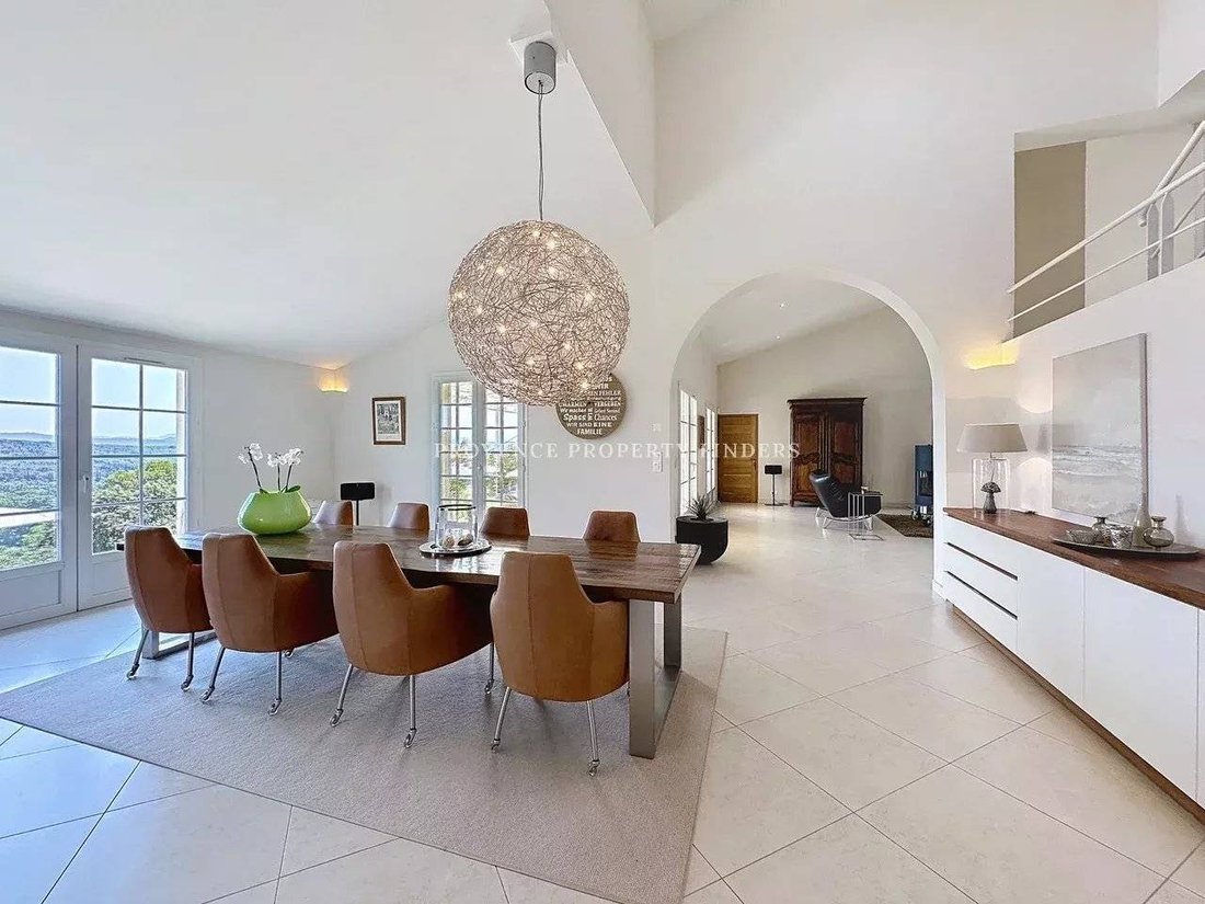House in Entrecasteaux, Provence-Alpes-Côte d'Azur, France 1 - 16913227