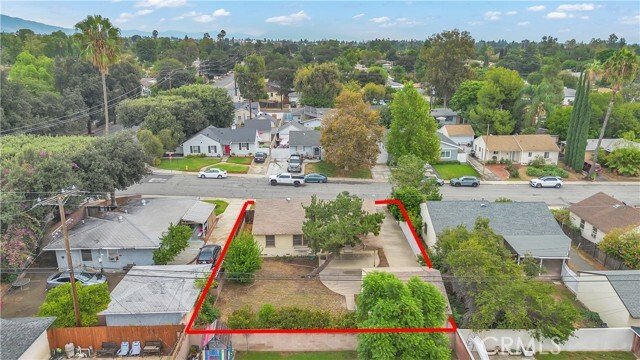 Claremont, California, United States 5 - 18437820