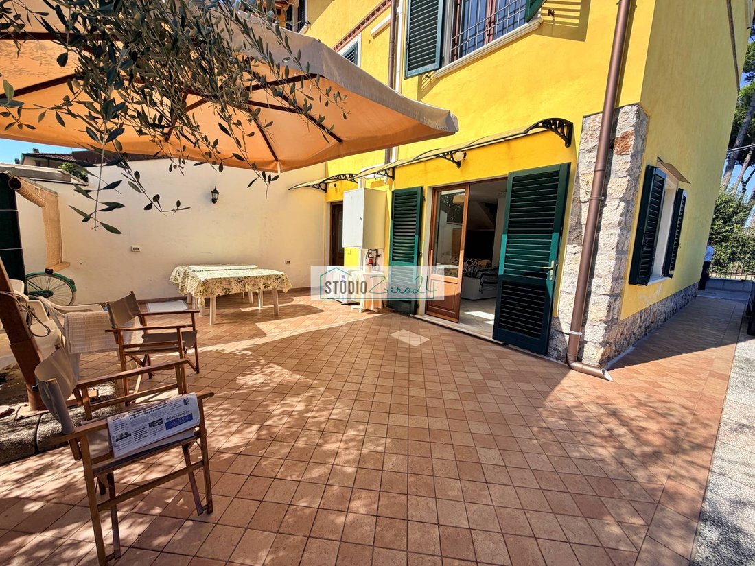 House in Motrone, Pietrasanta, Italy 3 - 18972568
