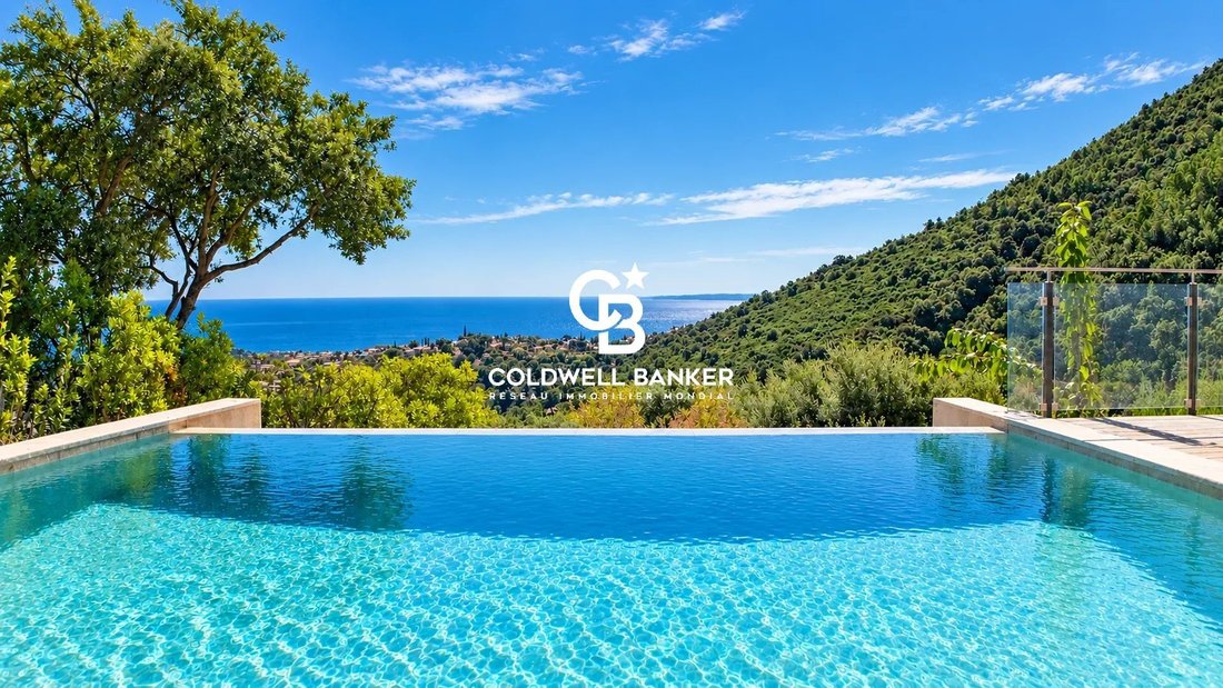 Villa in Nord, Cavalaire-sur-Mer, France 1 - 18965926