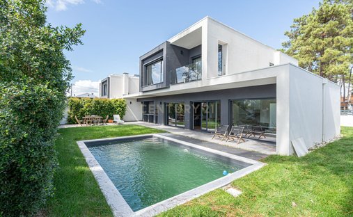 Villa in Aroeira, Charneca de Caparica e Sobreda, Portugal 1