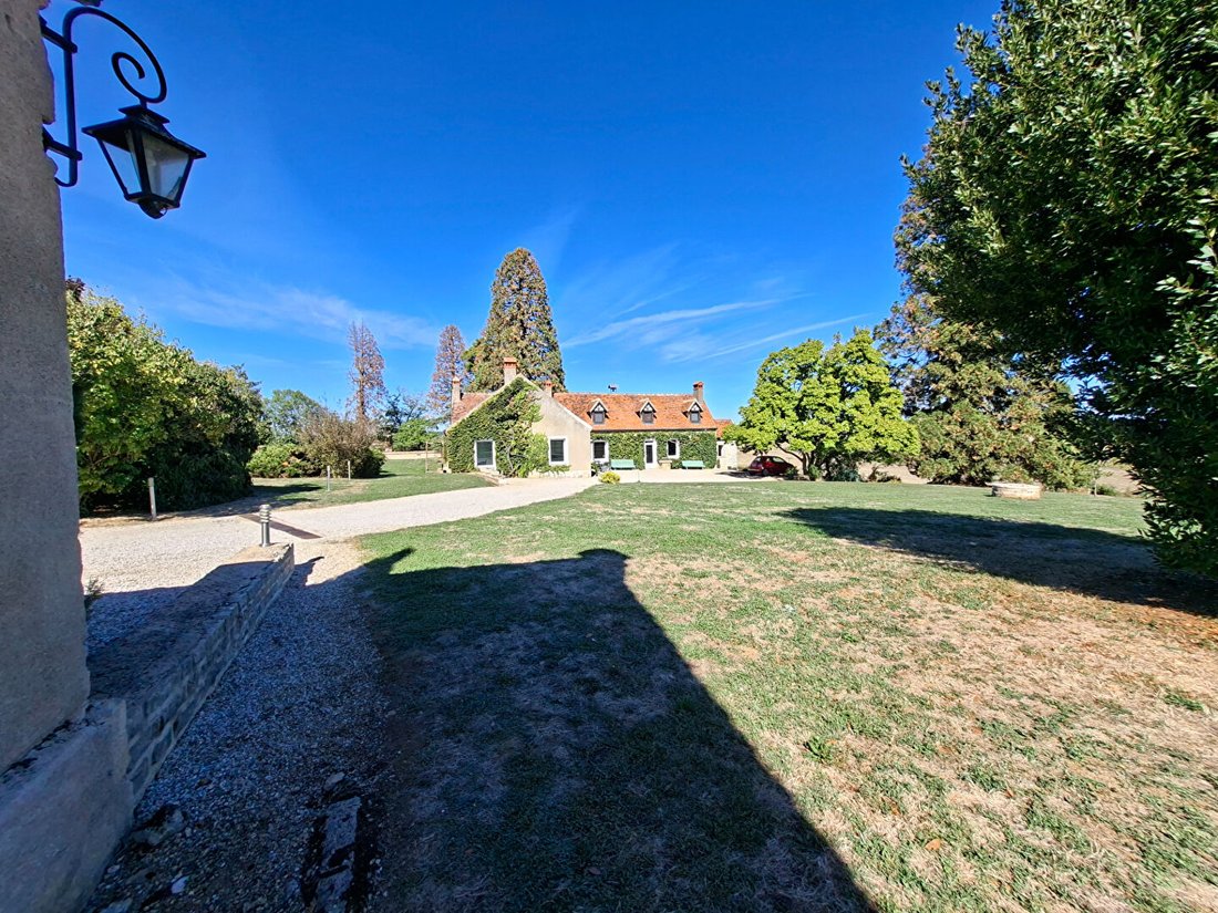 Villa in Marly-sur-Arroux, Bourgogne – Franche-Comté, France 1 - 18966608