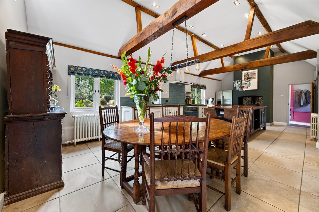 House in Tadley, England 4 - 18974278