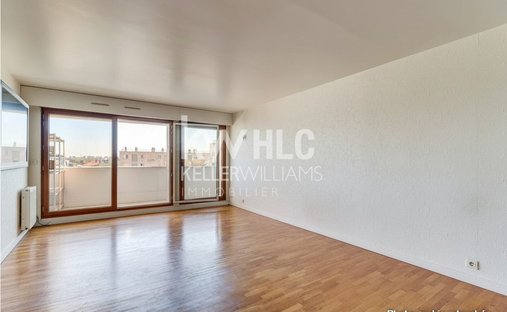 Apartment in Plateau Nord, Suresnes, France 1