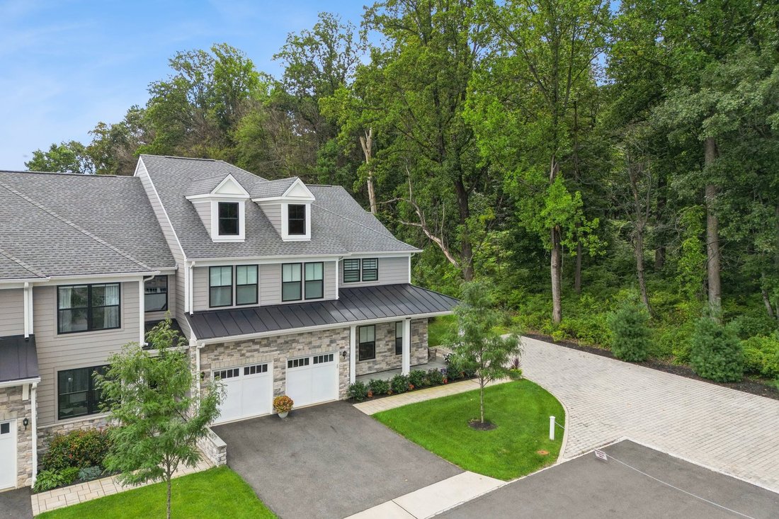 Townhouse in Green Brook Township, New Jersey, United States 2 - 18974421