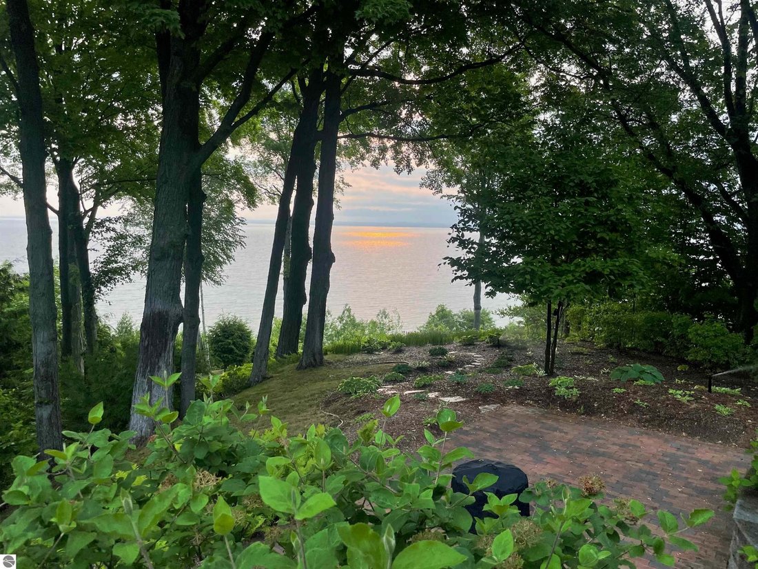 House in Traverse City, Michigan, United States 4 - 18976018