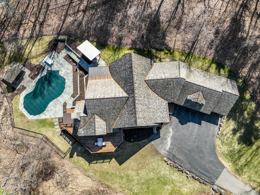 House in Latham, New York, United States 3 - 17886519