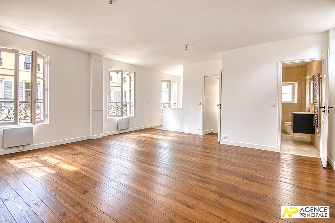 Apartment in Domaine National du Château, Versailles, France 3 - 18976758
