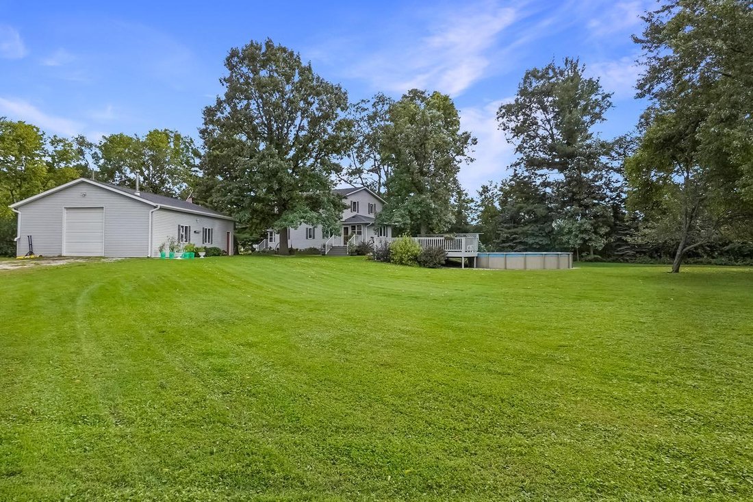House in Pewaukee, Wisconsin, United States 4 - 18973773