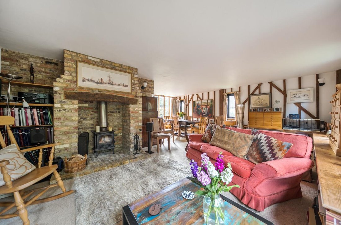 East Malling, England 5 - 17299619