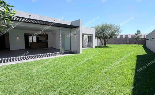 House in Pozos, San Luis Potosi, Mexico 1