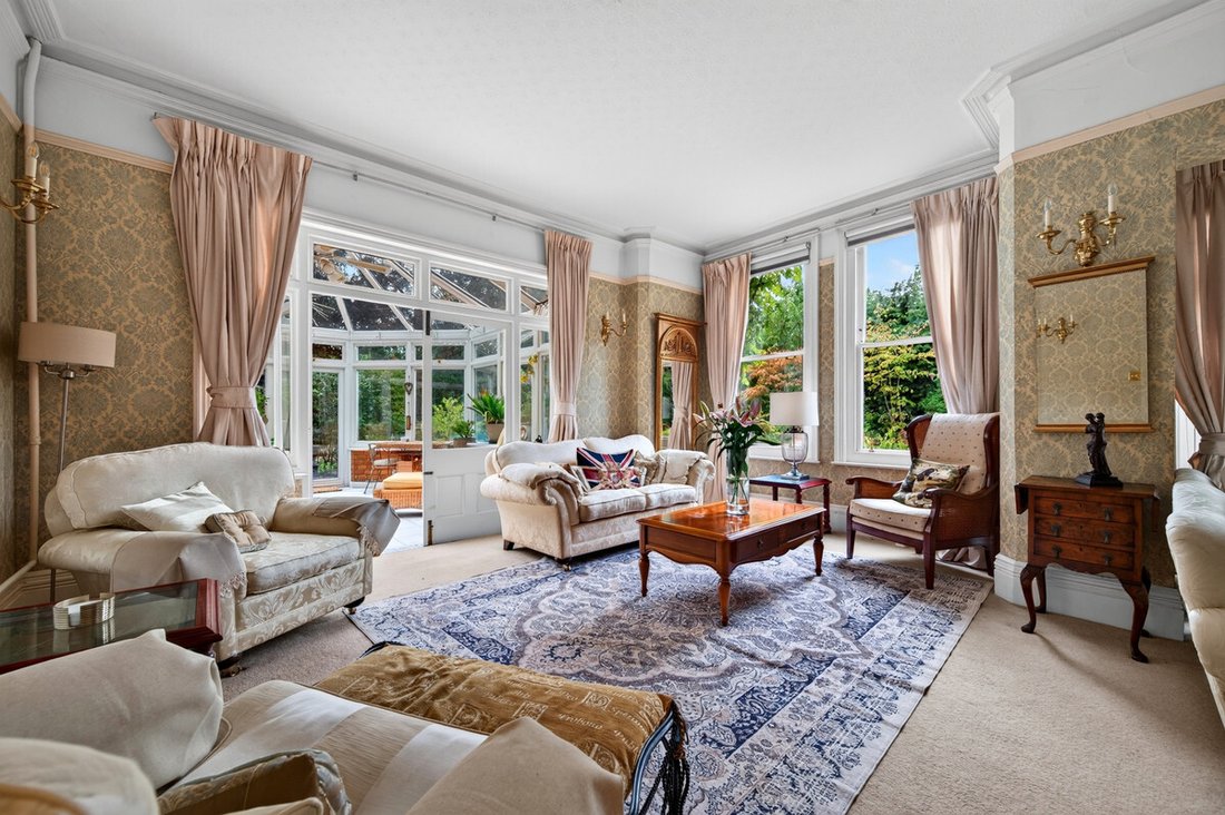 House in Crawley Hill, Surrey Heath, England 4 - 18974262