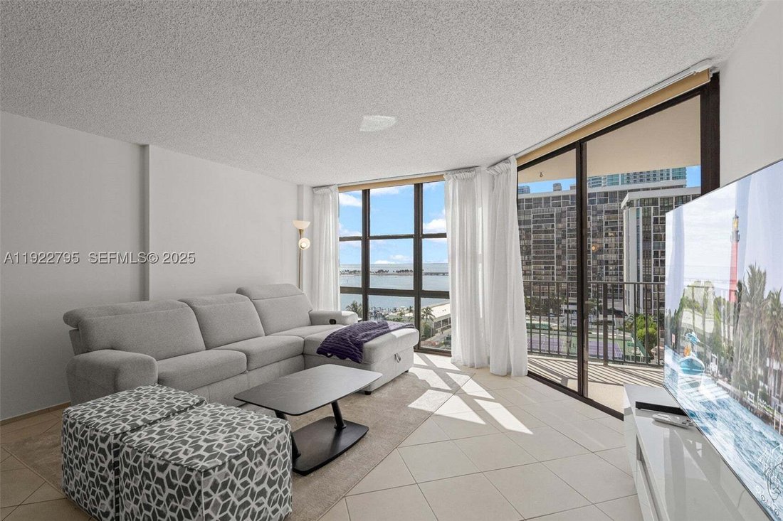 Condo in Miami, Florida, United States 2 - 17205196