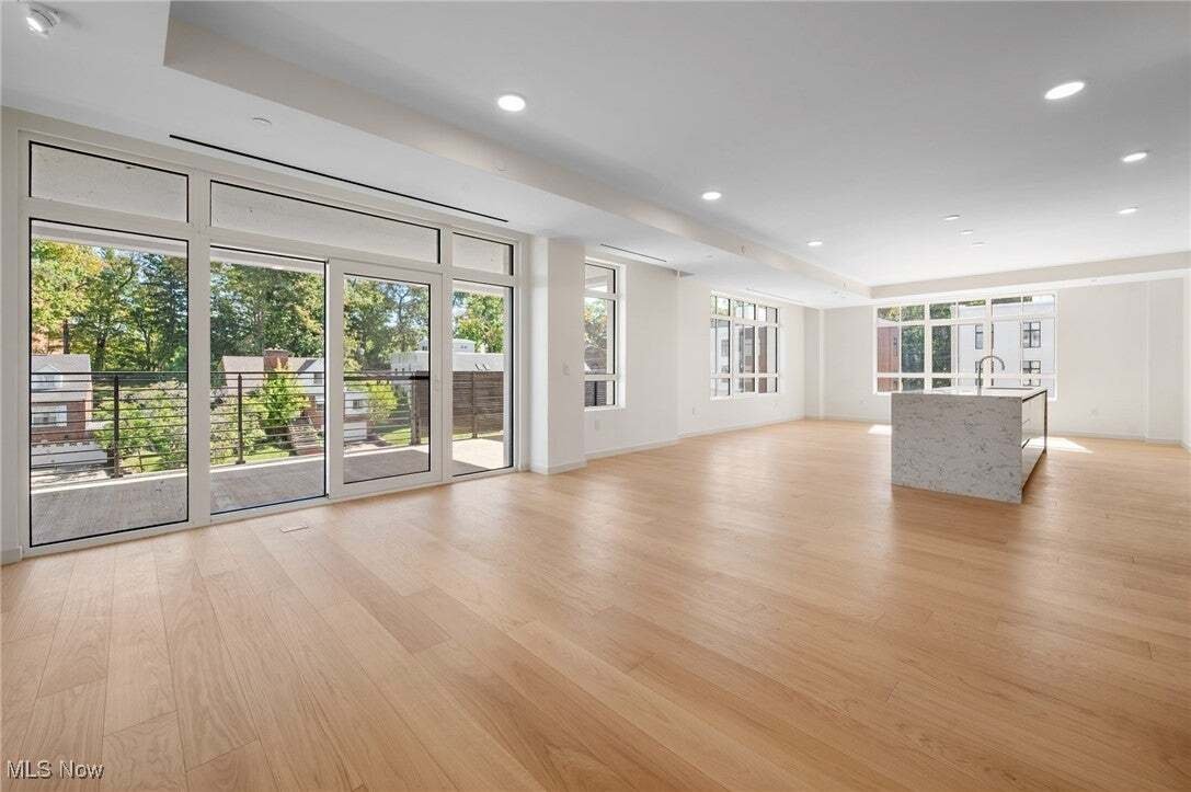 Condo in Rocky River, Ohio, United States 5 - 16212892