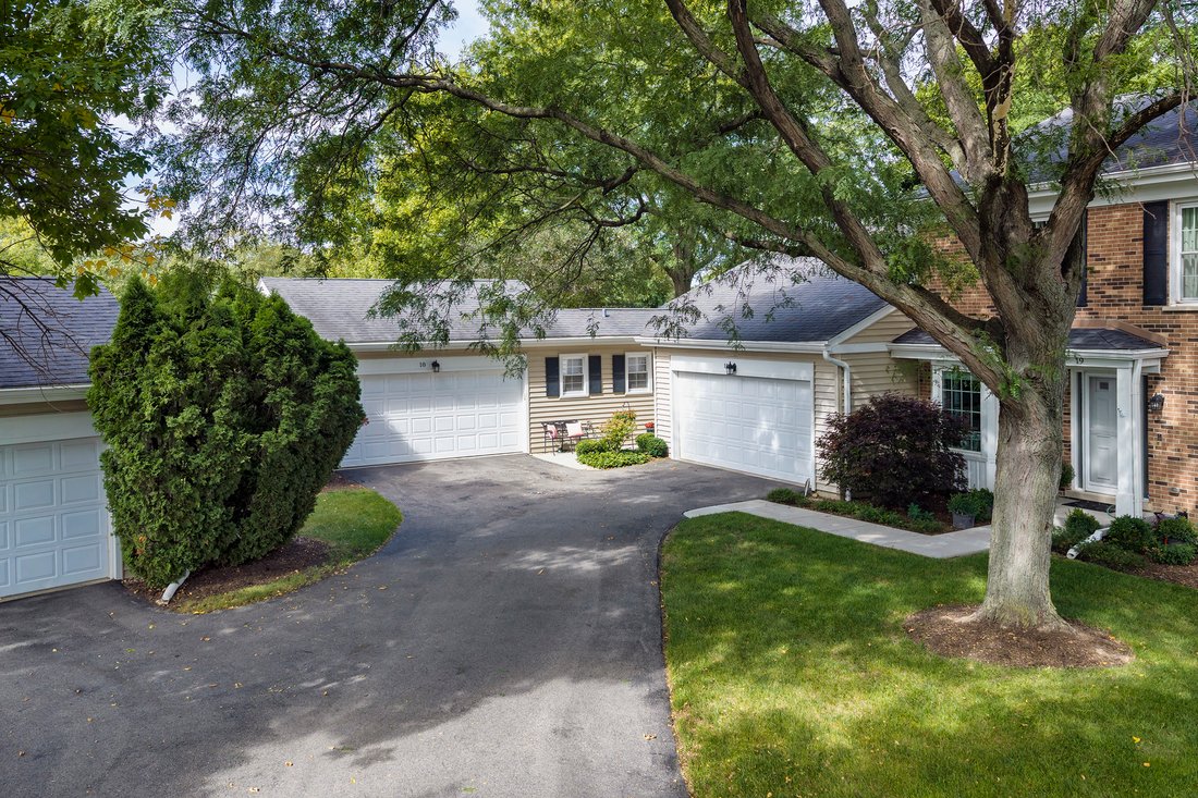 Villa in Northbrook, Illinois, United States 1 - 18975002