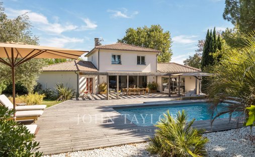 Townhouse in Carignan-de-Bordeaux, Nouvelle-Aquitaine, France 1