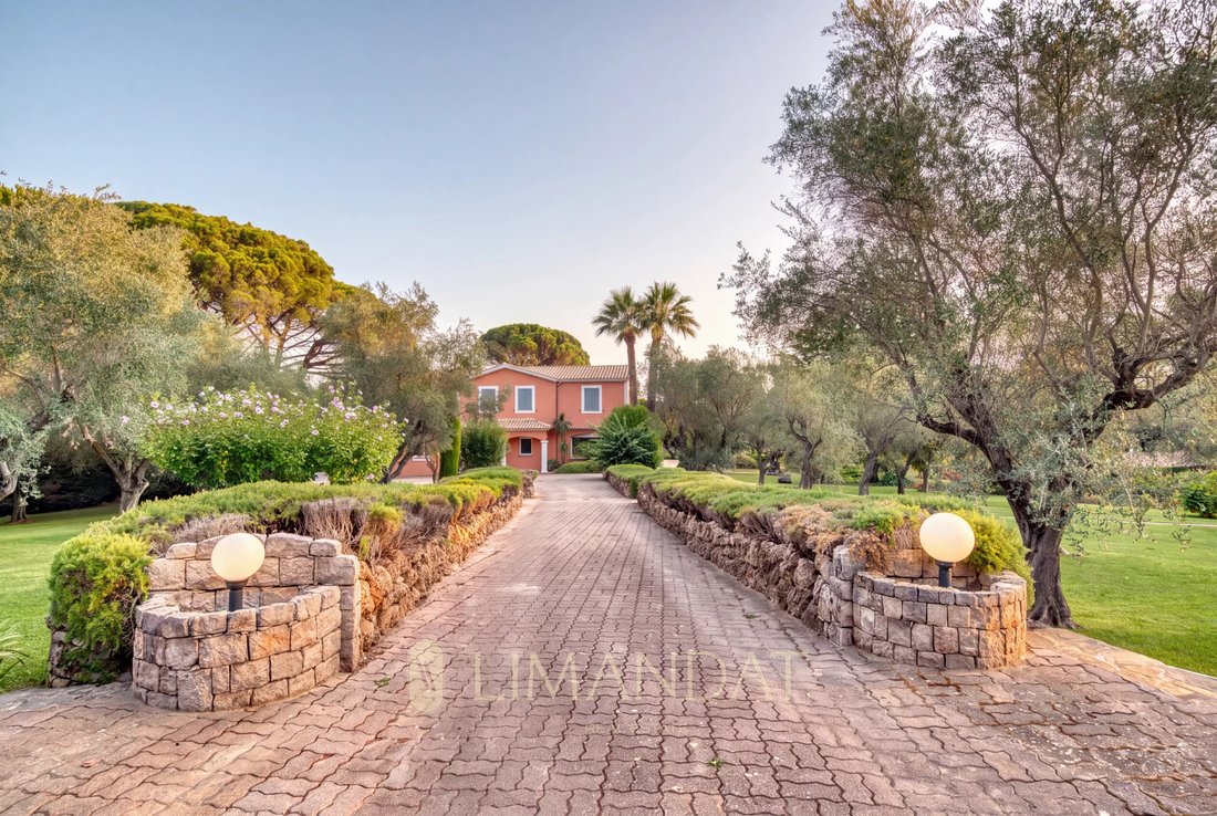 Villa in Mougins, Provence-Alpes-Côte d'Azur, France 2 - 18971095