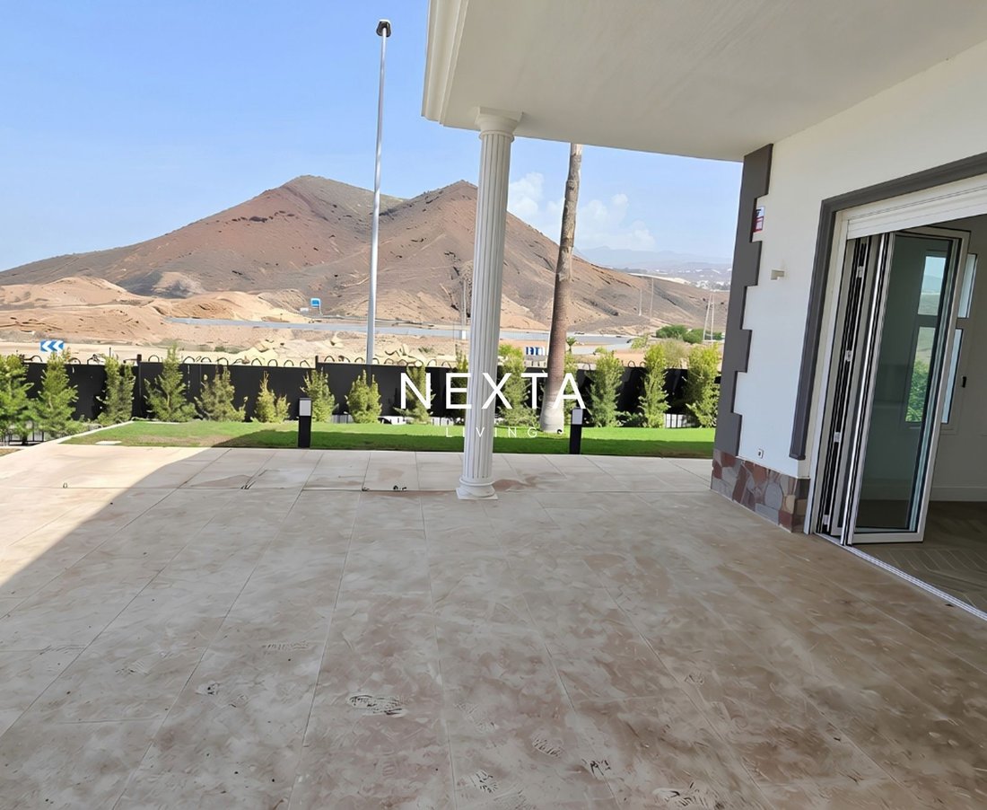 Chalet in Los Cristianos, Canary Islands, Spain 2 - 18964608