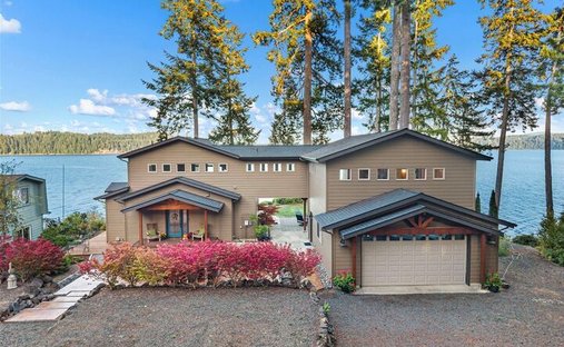 House in Brinnon, Washington, United States 1