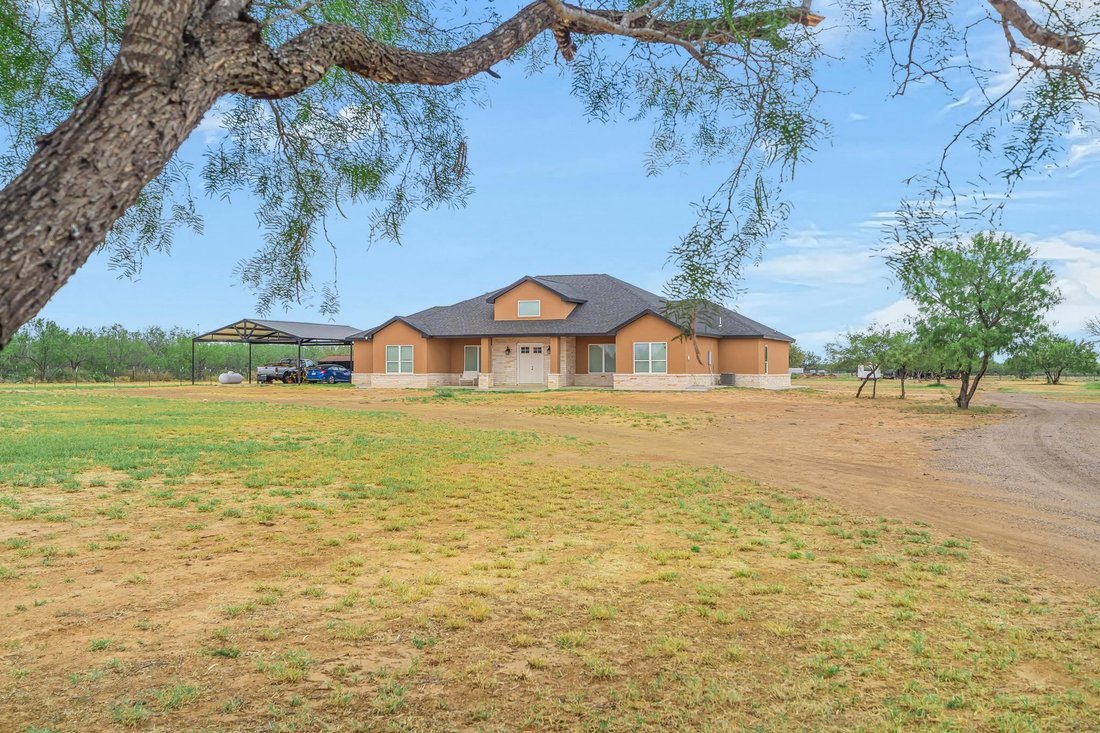 House in Laredo, Texas, United States 3 - 18969744