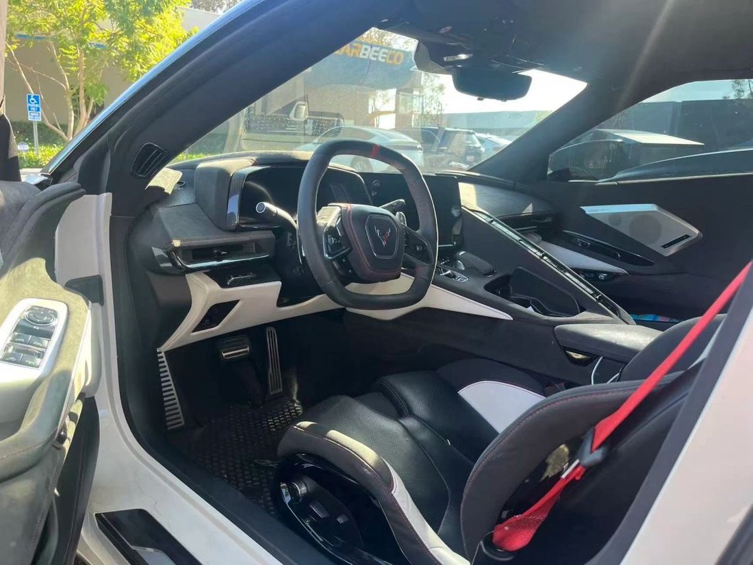 2023 Chevrolet Corvette CORVETTE STINGRAY 2DR STINGRAY CONV W/3LT in Costa Mesa, CA, United States 4 - 18975129