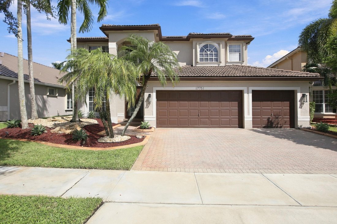House in Miramar, Florida, United States 3 - 18979012