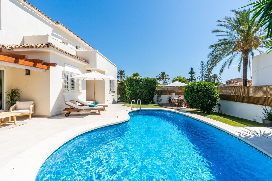 Villa in Elviria-Cabopino, Marbella, Spain 1 - 18981430