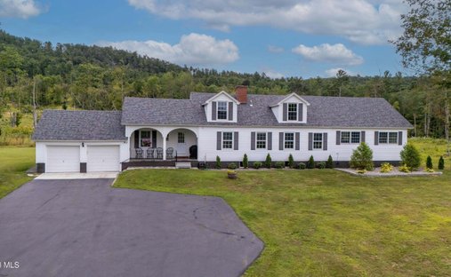 House in Hadley, New York, United States 1
