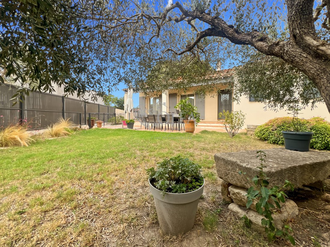 Villa in Uzès, Occitania, France 2 - 18973082