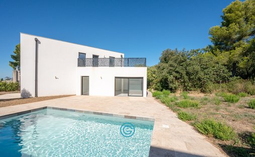 Villa in Saint Barnabé, Marseille, Provence-Alpes-Côte d'Azur 1