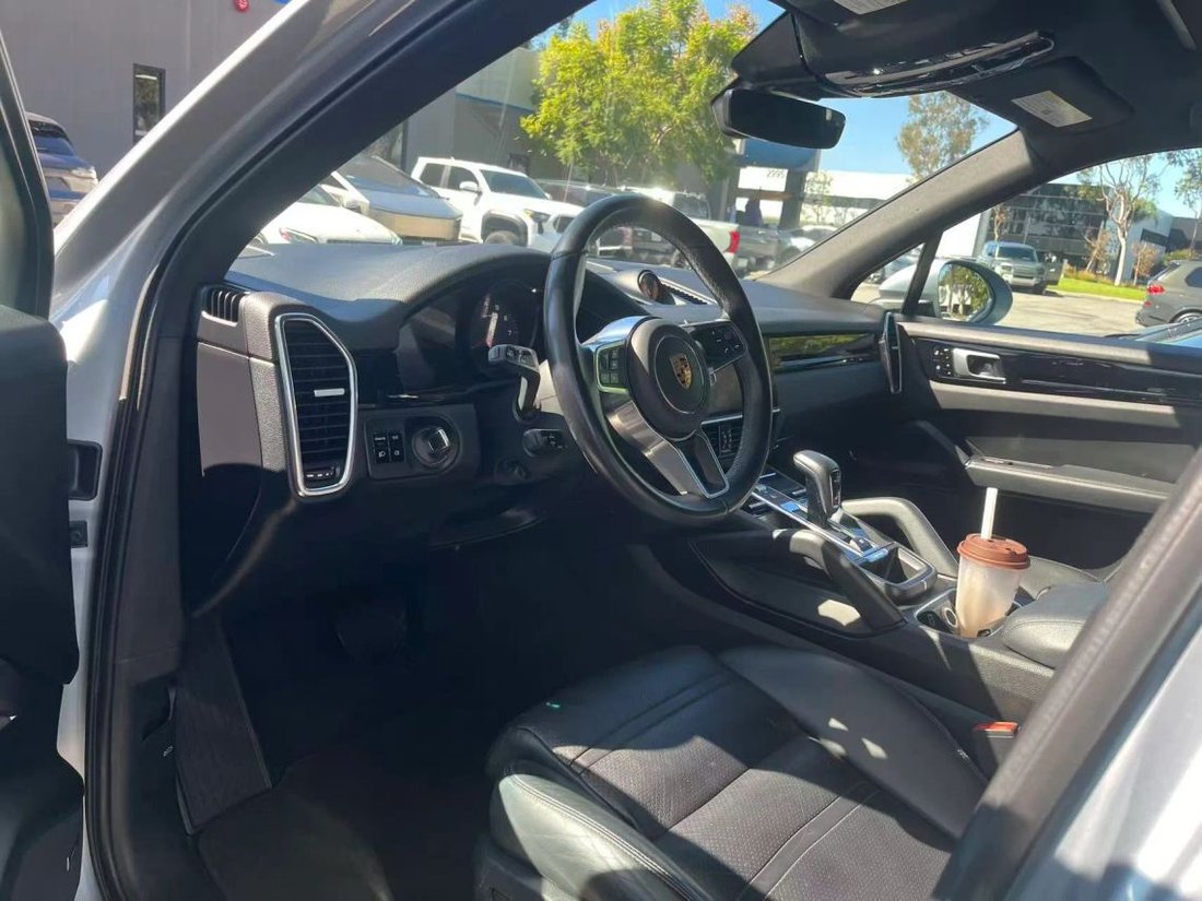 Suv in Costa Mesa, CA, United States 3 - 18979660