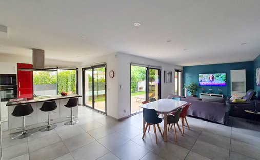 Villa in Nord, Sanary-sur-Mer, France 1