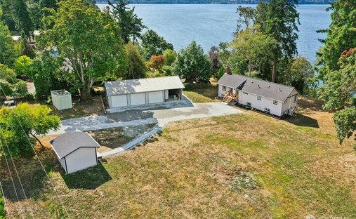 House in Camano, Washington, United States 1