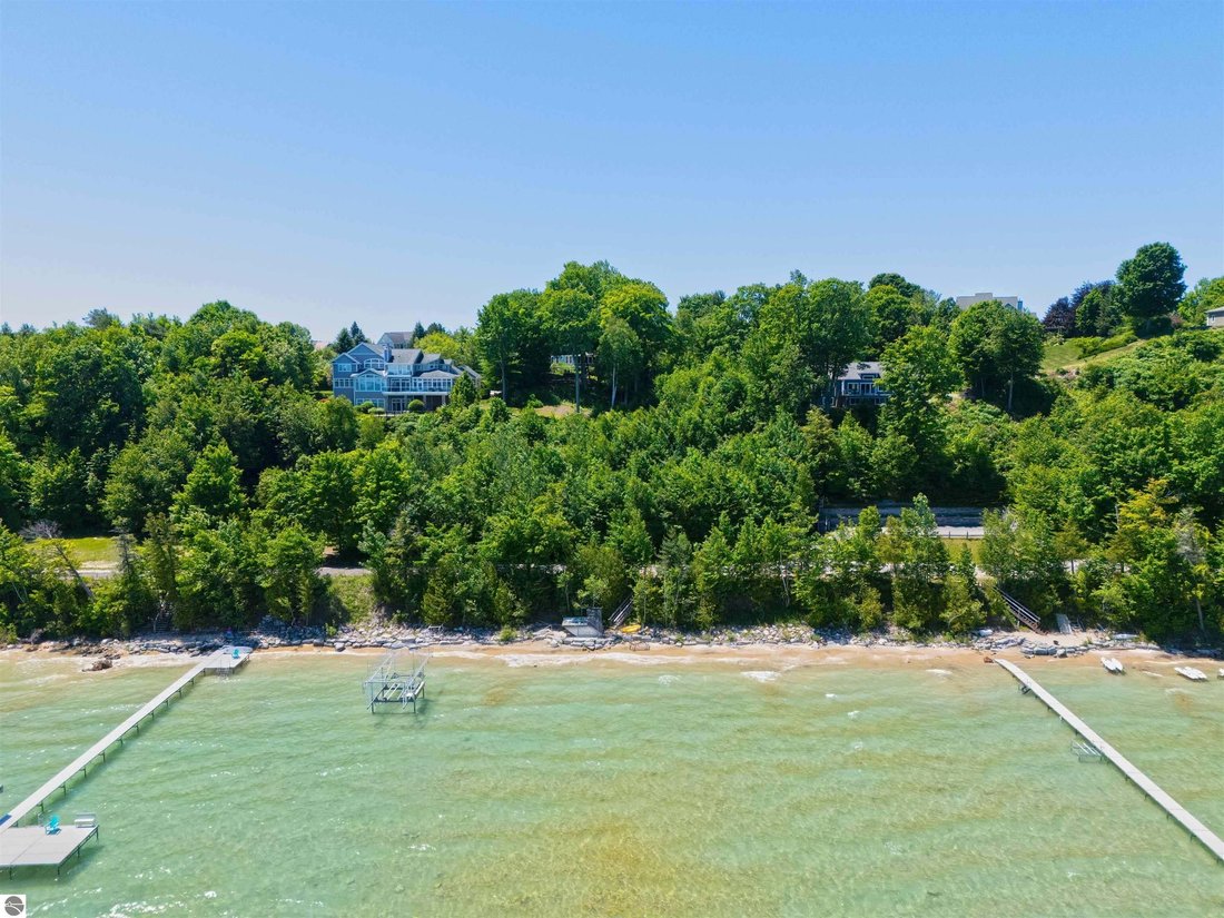 House in Traverse City, Michigan, United States 2 - 18976018