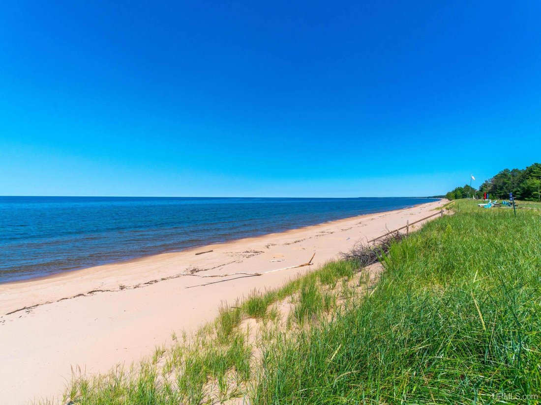 House in Marquette, Michigan, United States 2 - 18980436