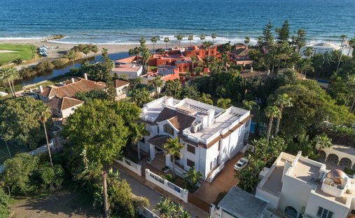 Villa in Estepona, Andalusia, Spain 1
