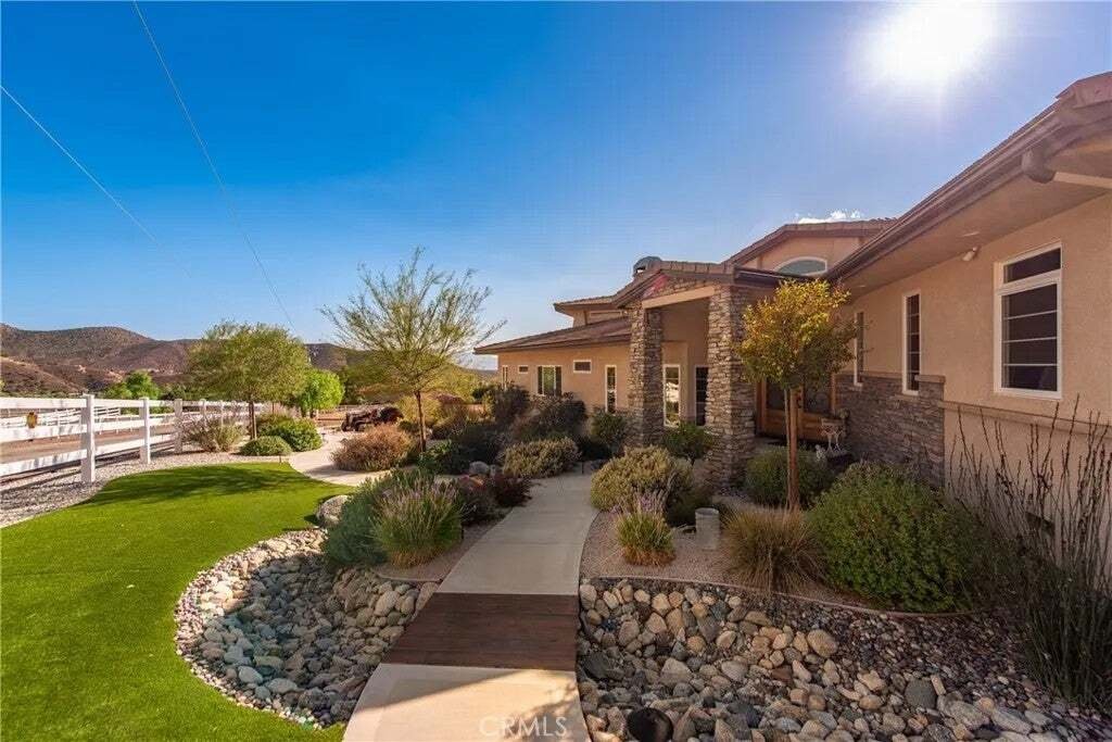House in Santa Clarita, California, United States 5 - 18973571