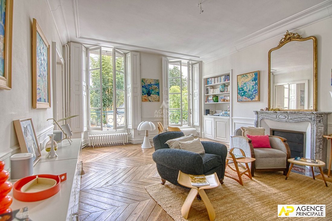 Apartment in Domaine National du Château, Versailles, France 1 - 18976695