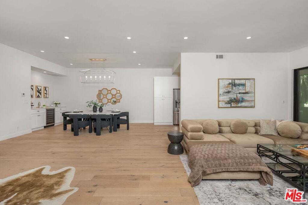 Condo in Los Angeles, California, United States 4 - 18968638